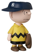 Peanuts - MLB × Peanuts UDF PVC Figur New York Yankees Charlie Brown – Bild 2