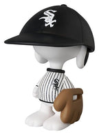 Peanuts - MLB × Peanuts UDF PVC Figur Chicago White Sox Snoopy – Bild 1
